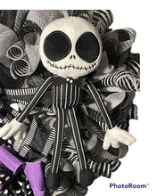 Load image into Gallery viewer, Black and White Wreath