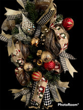 Load image into Gallery viewer, Christmas Pines Wreath