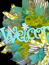 Load image into Gallery viewer, Welcome Daisy Wreath