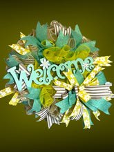 Load image into Gallery viewer, Welcome Daisy Wreath