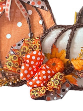 Load image into Gallery viewer, Pumpkins Vine and Fabric Doorhanger/Wreath