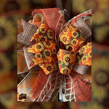 Load image into Gallery viewer, Welcome Autumn Wreath, Fall Wreath