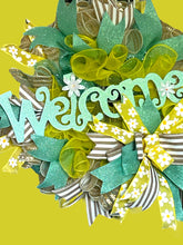 Load image into Gallery viewer, Welcome Daisy Wreath