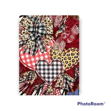 Load image into Gallery viewer, Three Hearts Wreath
