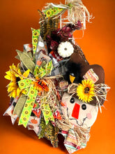 Load image into Gallery viewer, Scare Crow Wreath, Fall Wreath, Thanksgiving Decor, Fall Decor
