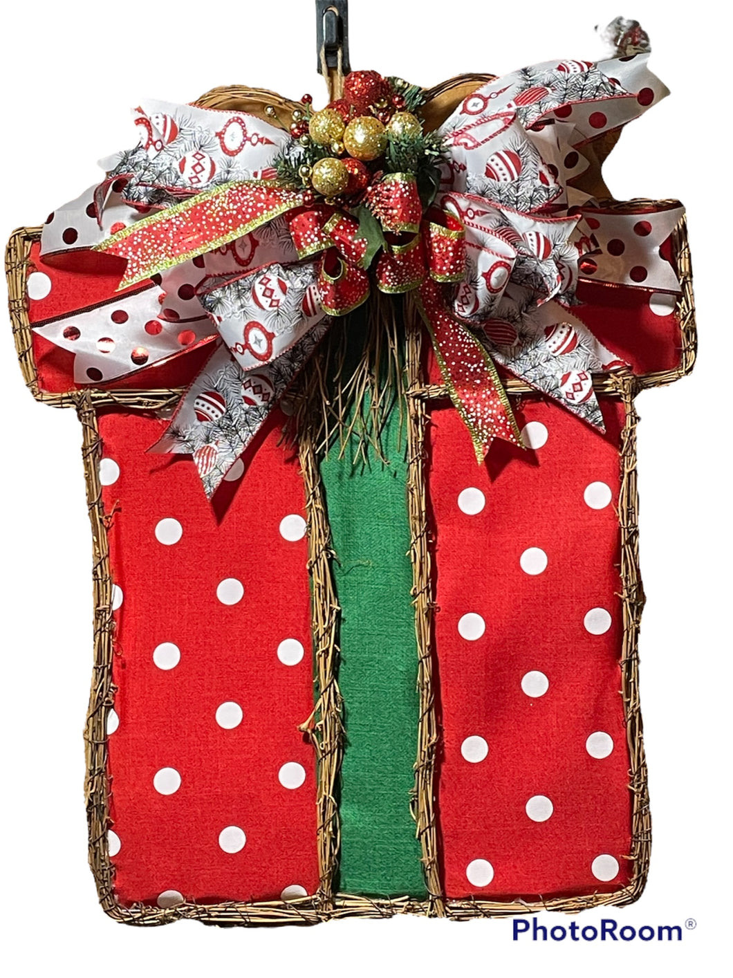 Vine & Fabric Present Wreath/Door Hanger